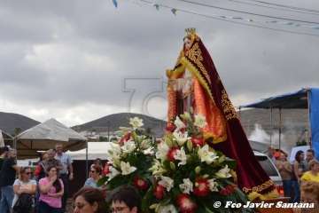 Santa Bárbara luce manto nuevo en la procesión de Lomo Catela (Foto Francisco Javier Santana)
